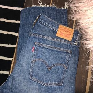 Levi’s jeans dark wash